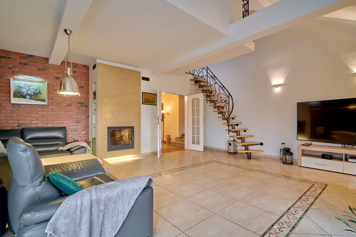 Lokal użytkowy  pokojowe na Sprzedaż