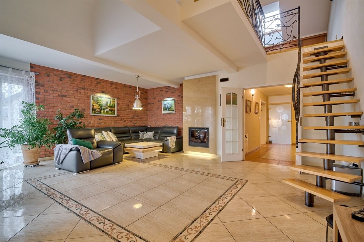 Lokal użytkowy  pokojowe na Sprzedaż