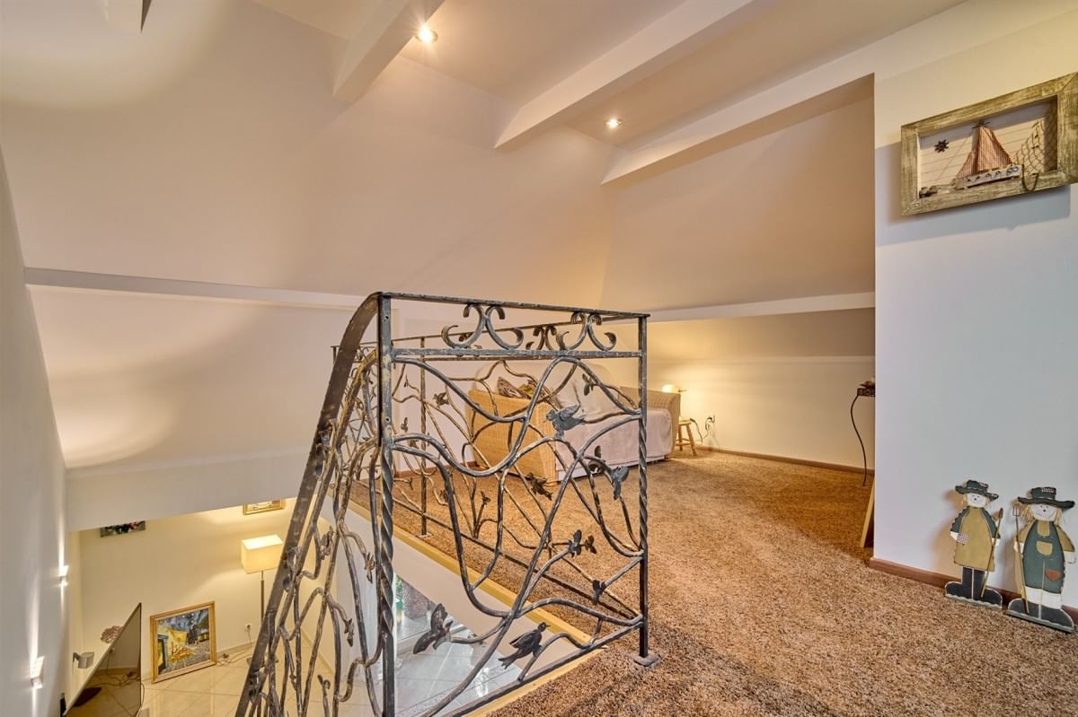 Lokal użytkowy  pokojowe na Sprzedaż