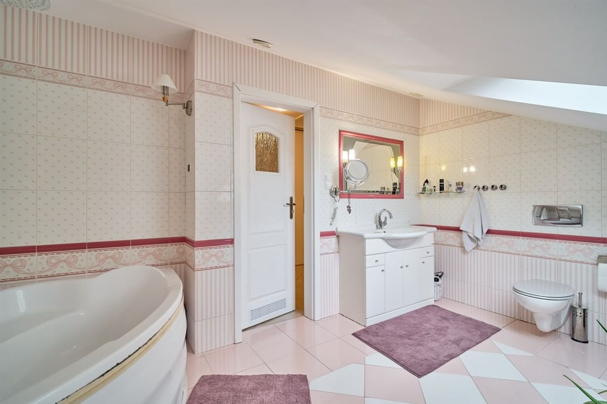 Lokal użytkowy  pokojowe na Sprzedaż