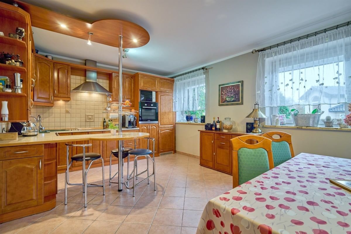 Lokal użytkowy  pokojowe na Sprzedaż