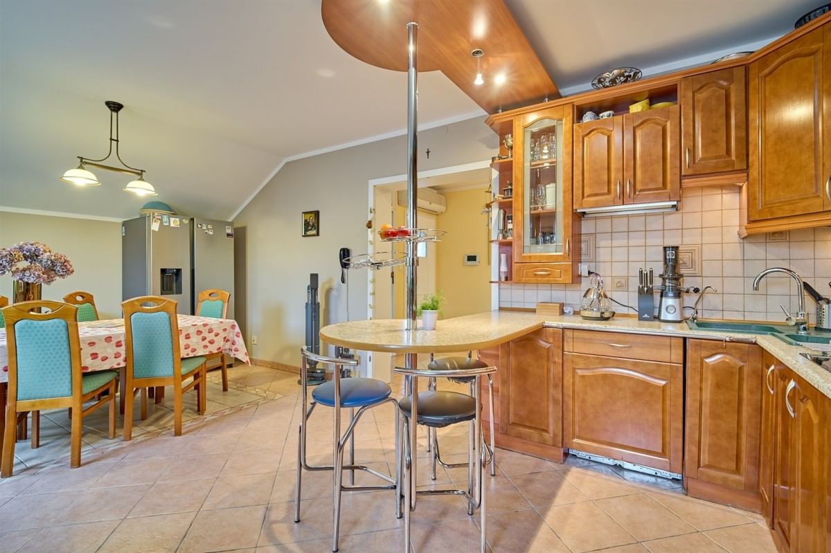 Lokal użytkowy  pokojowe na Sprzedaż