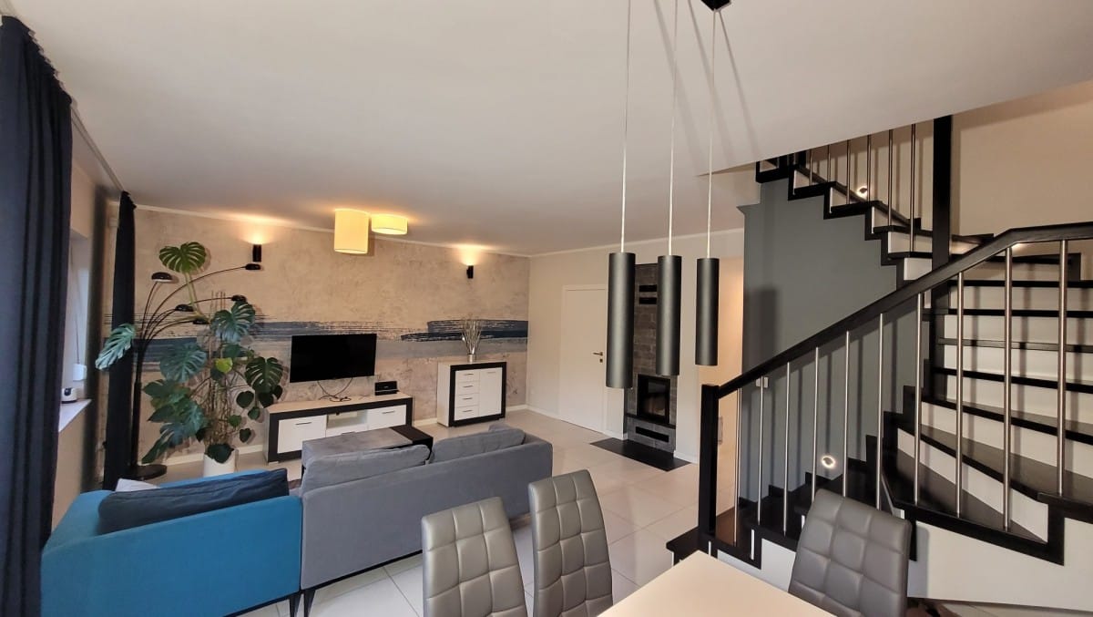 Dom 5 pokojowe na Sprzedaż