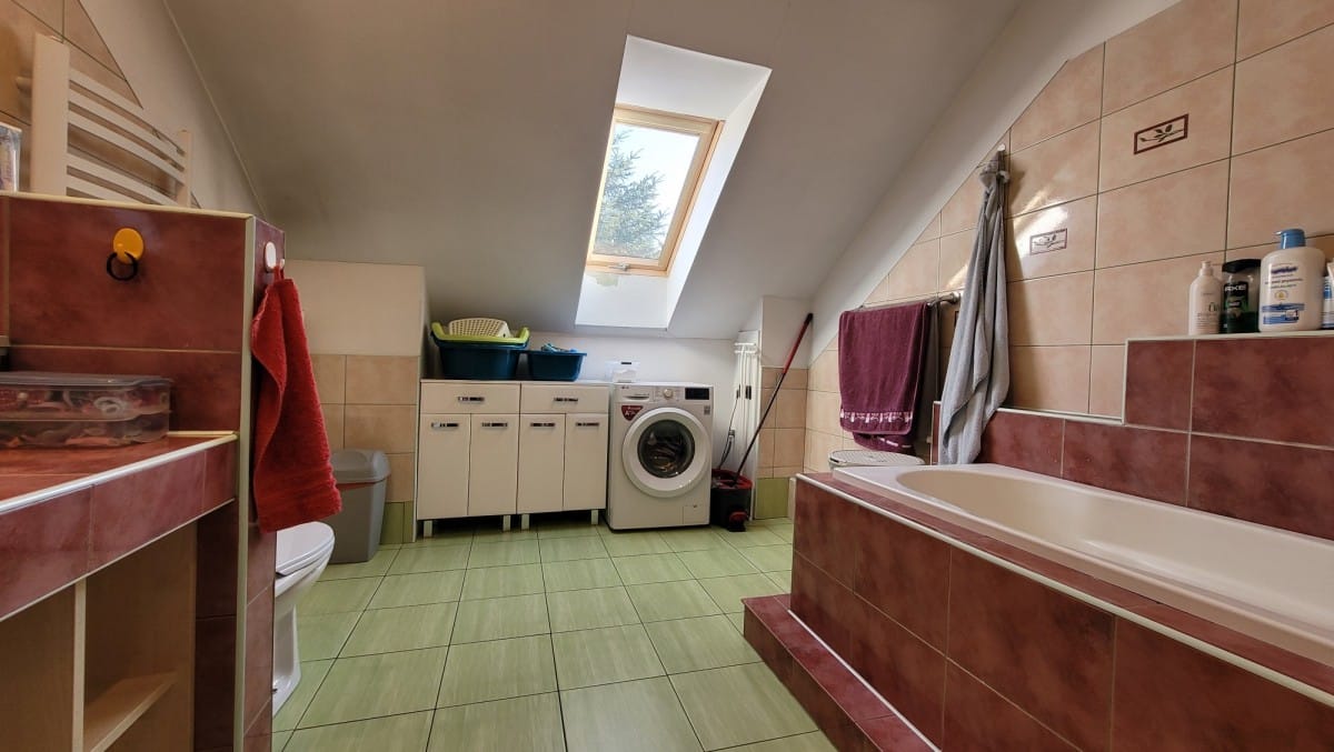 Dom  pokojowe na Sprzedaż