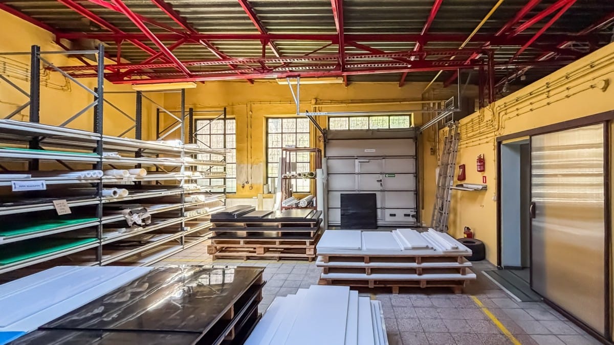 Lokal użytkowy  pokojowe na Sprzedaż