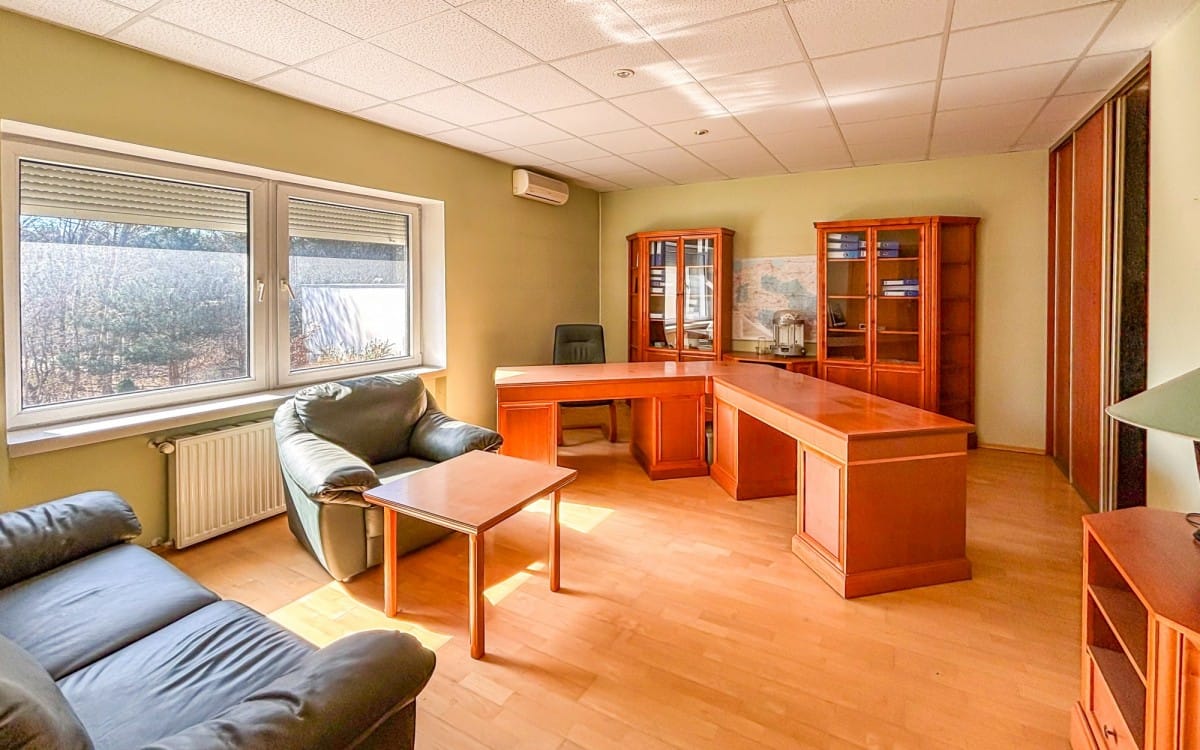 Lokal użytkowy  pokojowe na Sprzedaż