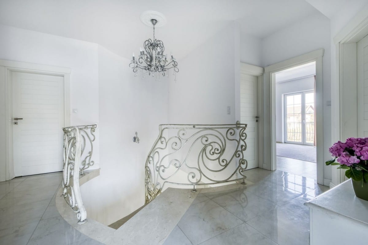 Dom 6 pokojowe na Sprzedaż