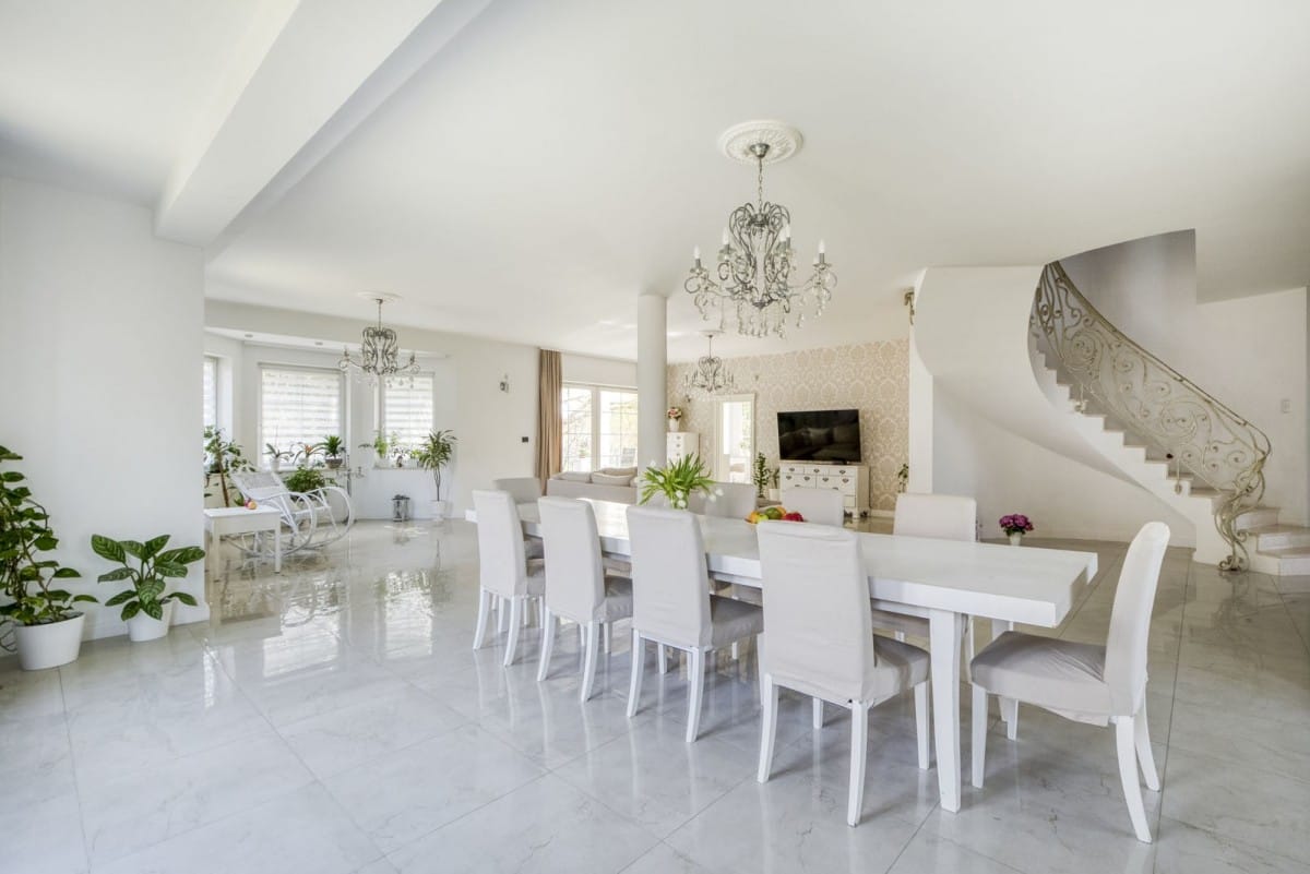 Dom 6 pokojowe na Sprzedaż