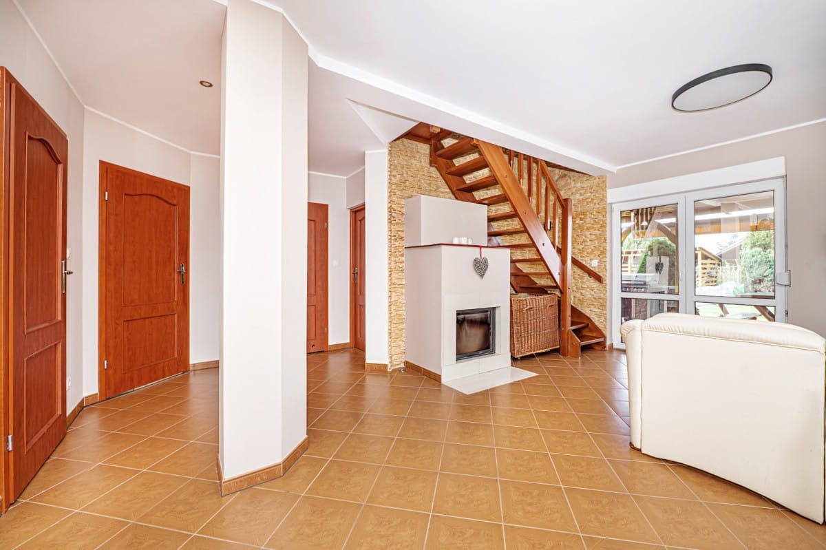 Dom 5 pokojowe na Sprzedaż