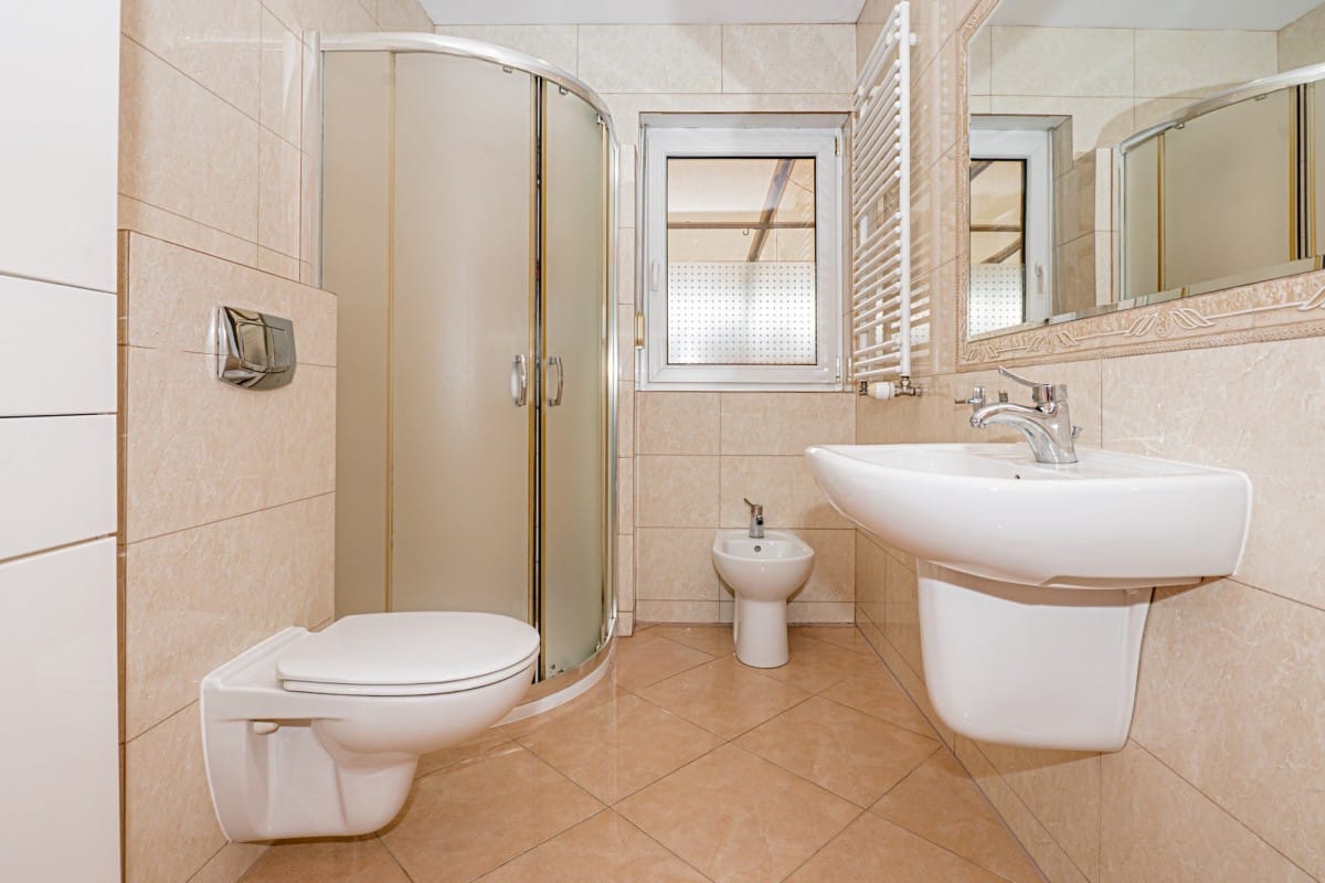 Dom 5 pokojowe na Sprzedaż