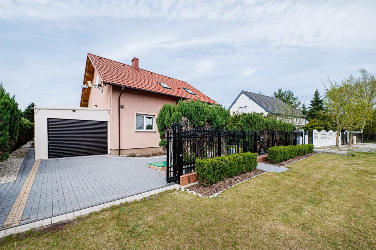 Dom 5 pokojowe na Sprzedaż