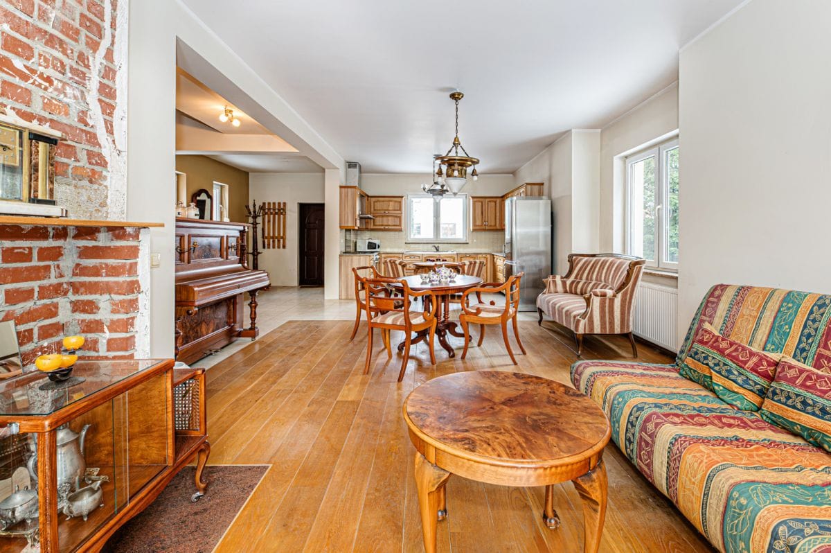 Dom 5 pokojowe na Sprzedaż