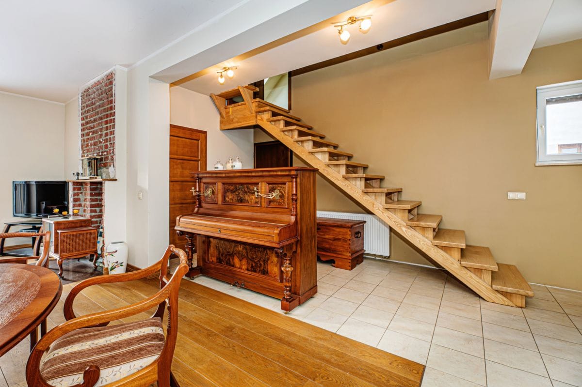 Dom 5 pokojowe na Sprzedaż