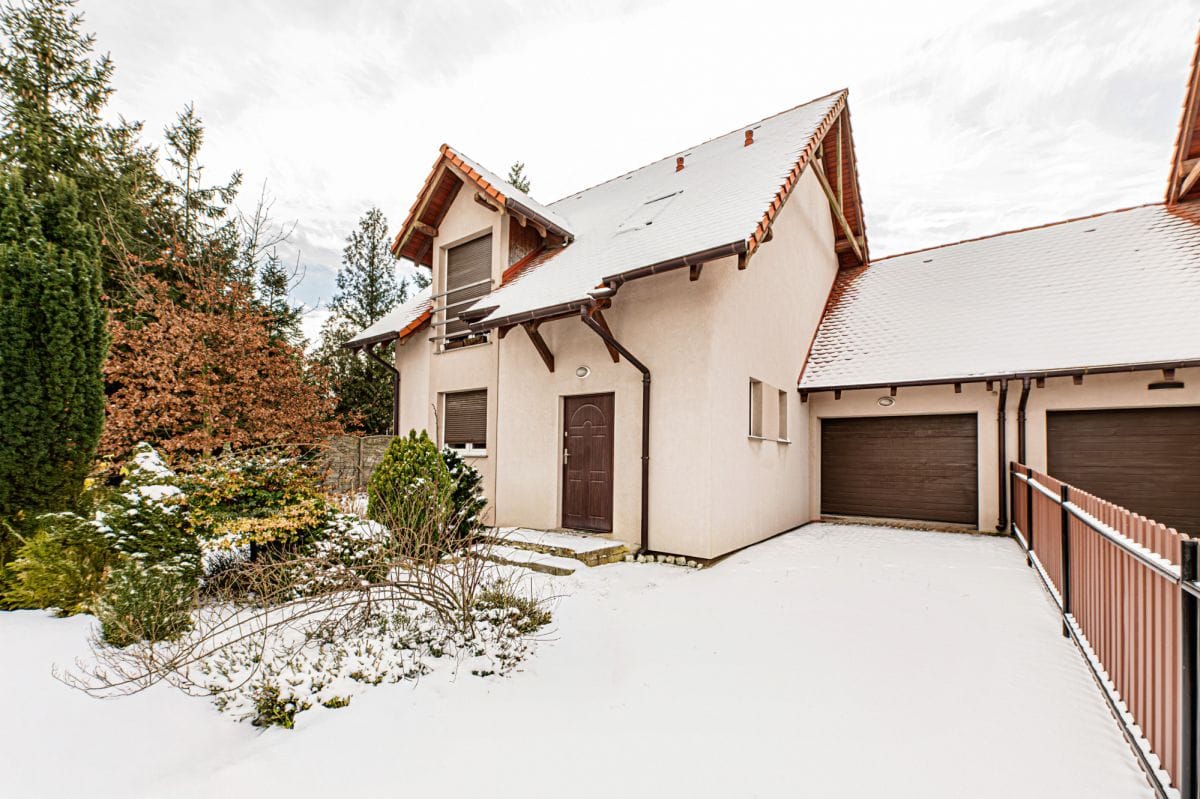 Dom 5 pokojowe na Sprzedaż