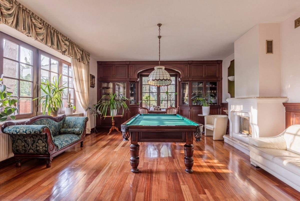 Dom 10 pokojowe na Sprzedaż