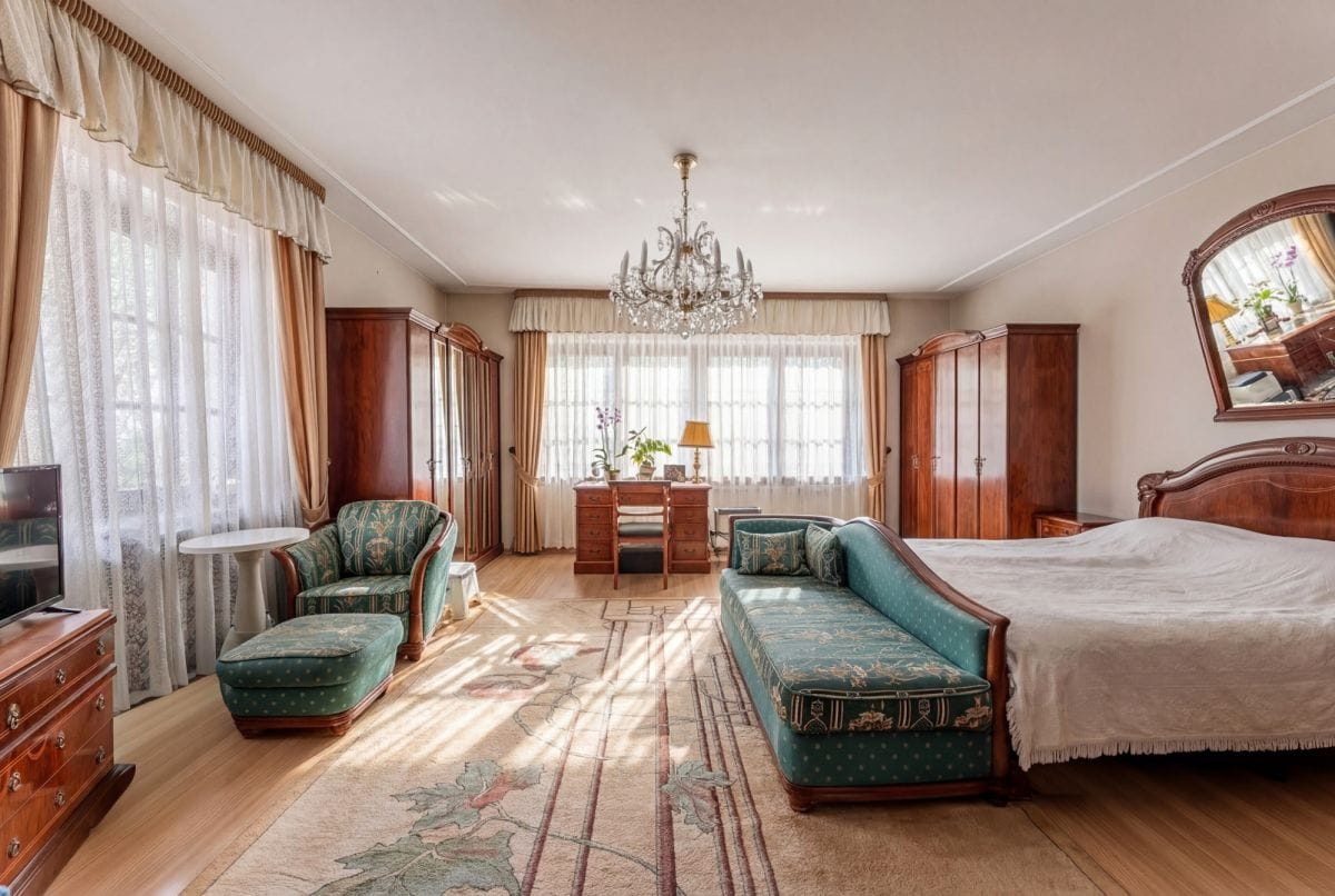 Dom 10 pokojowe na Sprzedaż