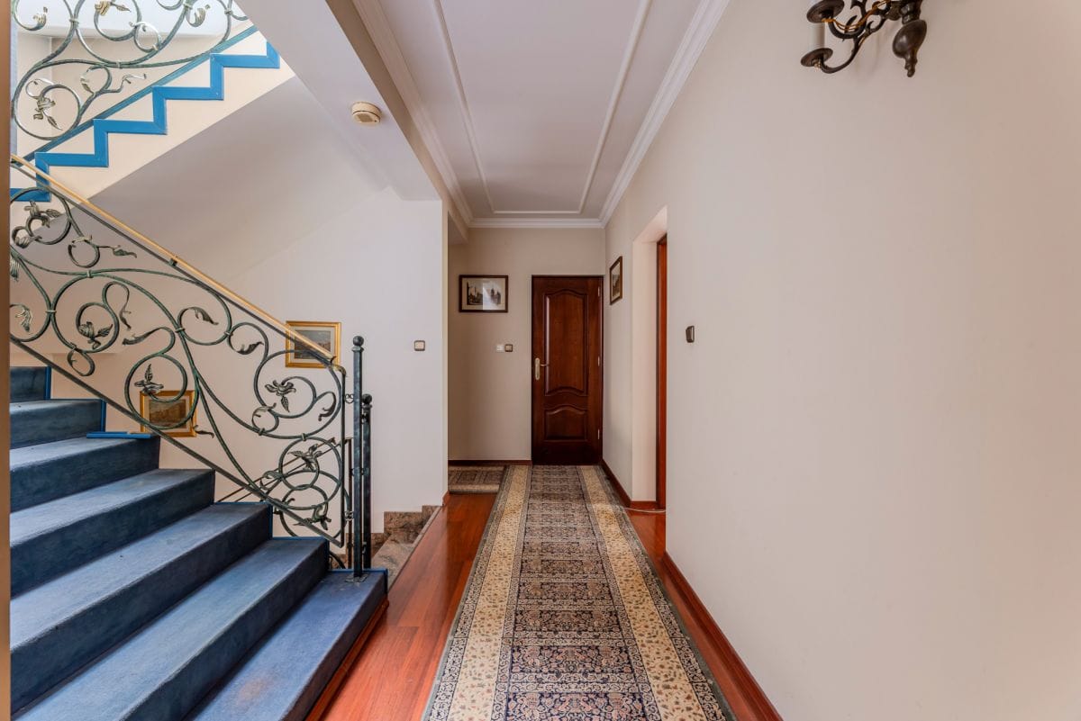 Dom 10 pokojowe na Sprzedaż