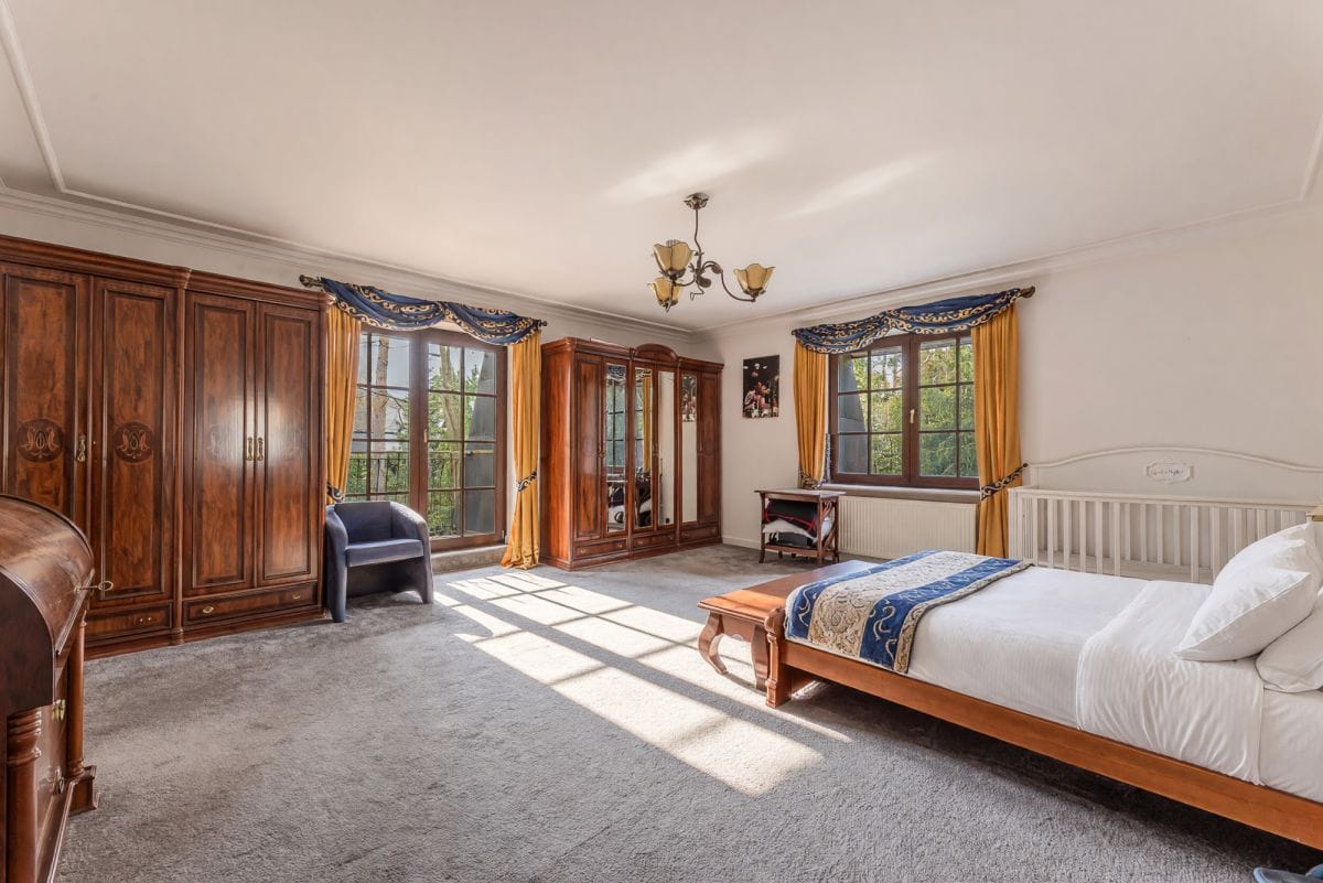 Dom 10 pokojowe na Sprzedaż