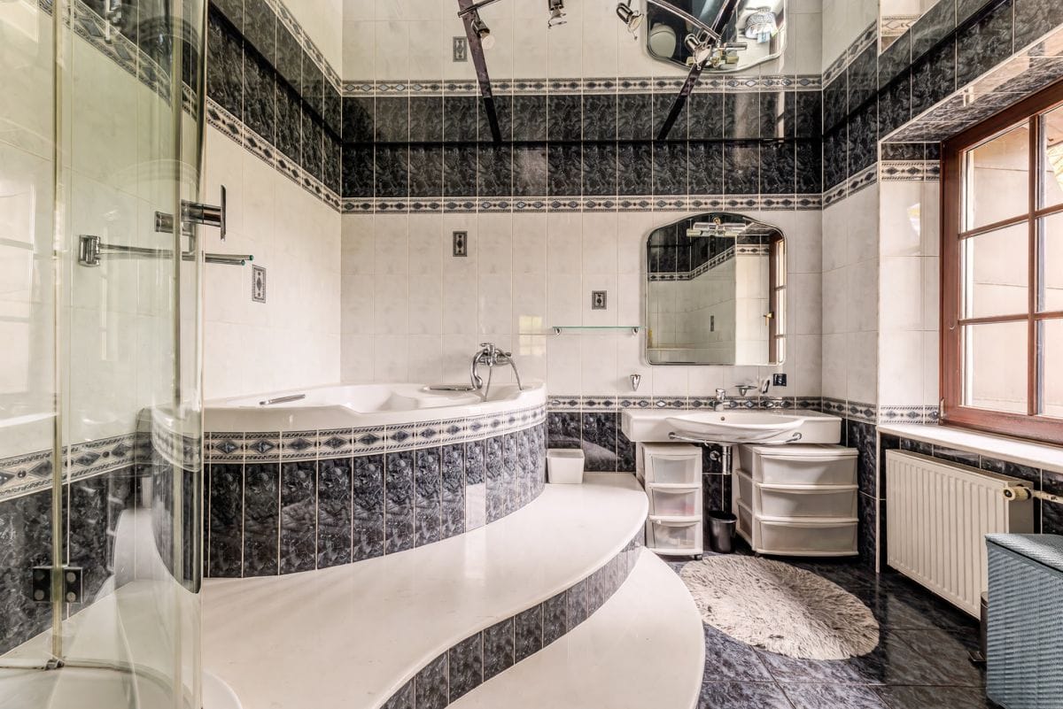 Dom 10 pokojowe na Sprzedaż