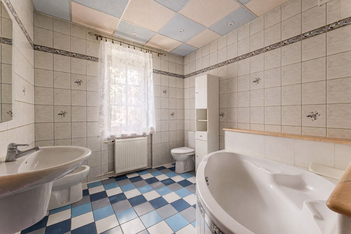 Dom 10 pokojowe na Sprzedaż