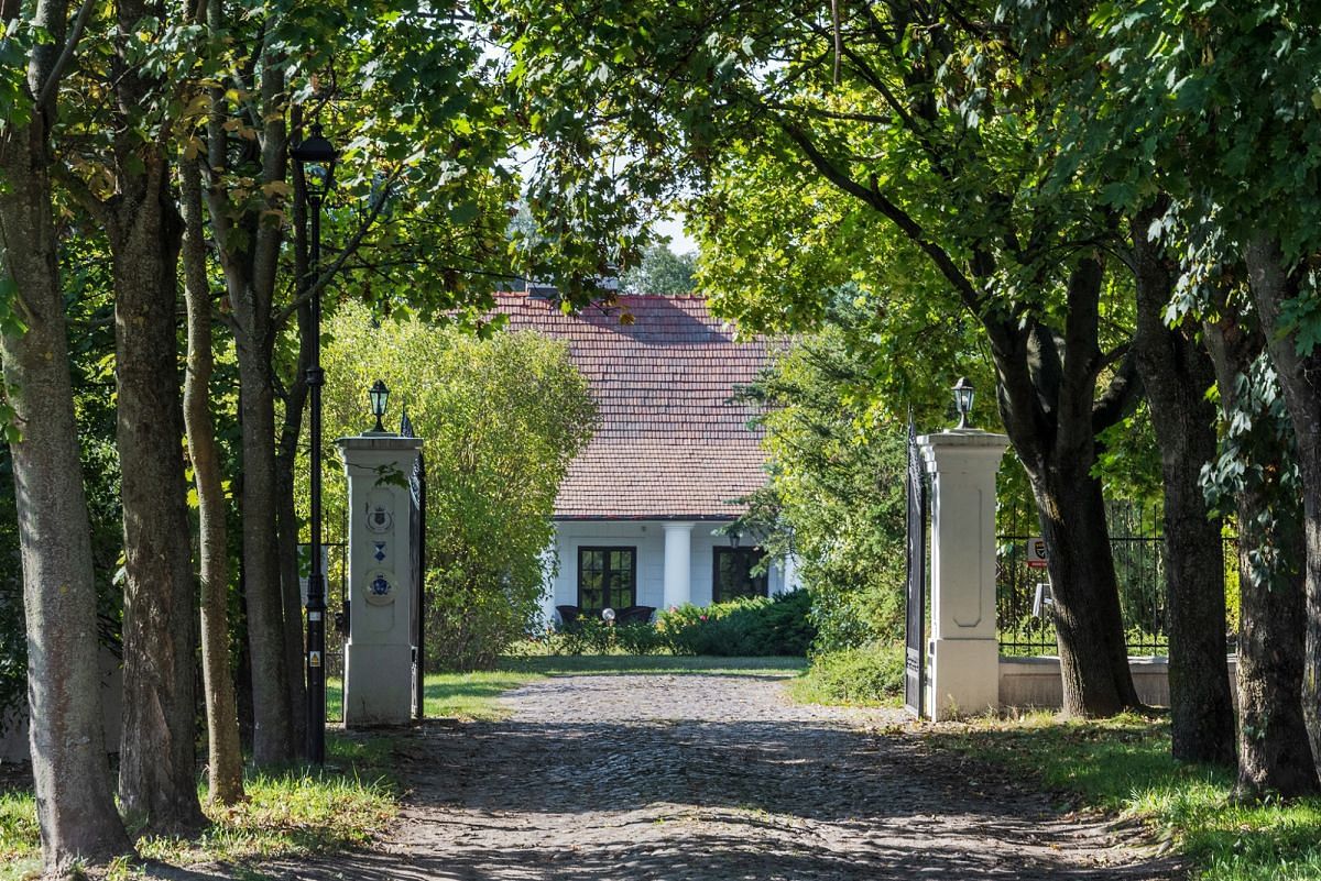 Lokal użytkowy  pokojowe na Sprzedaż