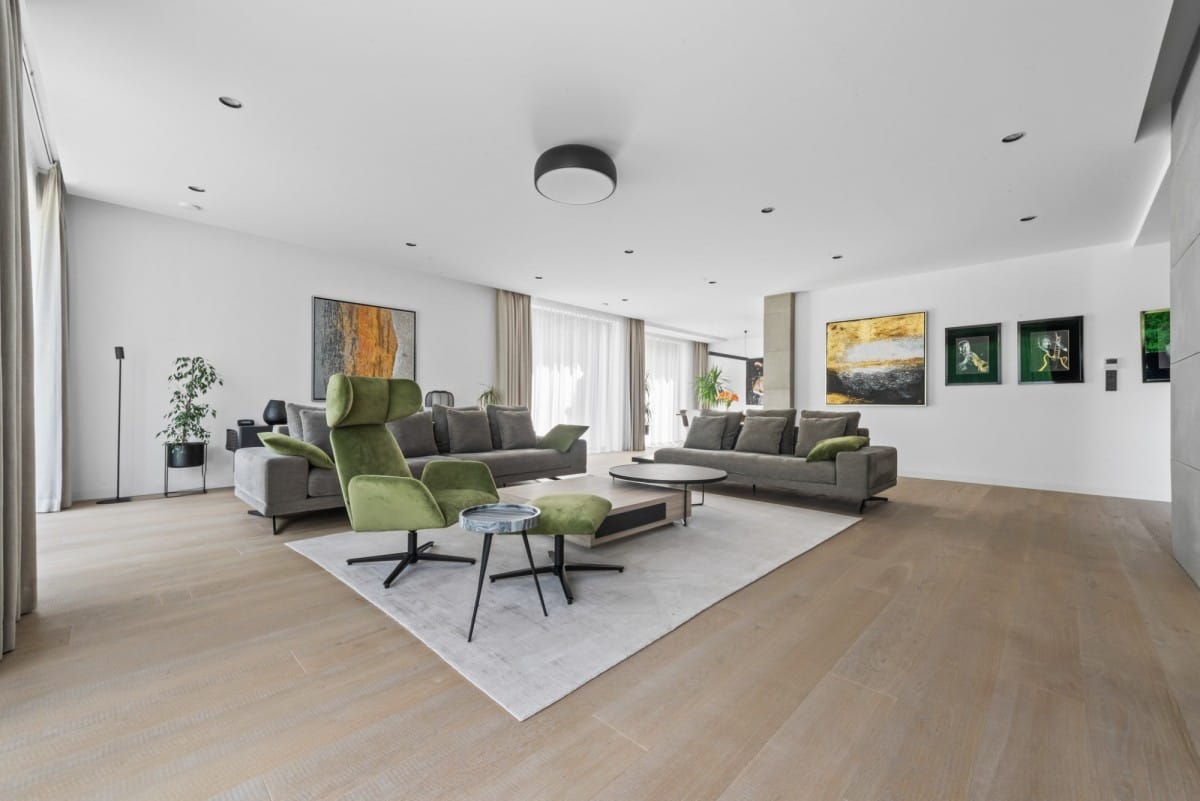 Dom 8 pokojowe na Sprzedaż