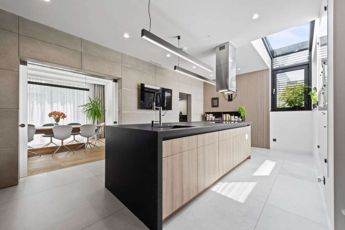 Dom 8 pokojowe na Sprzedaż