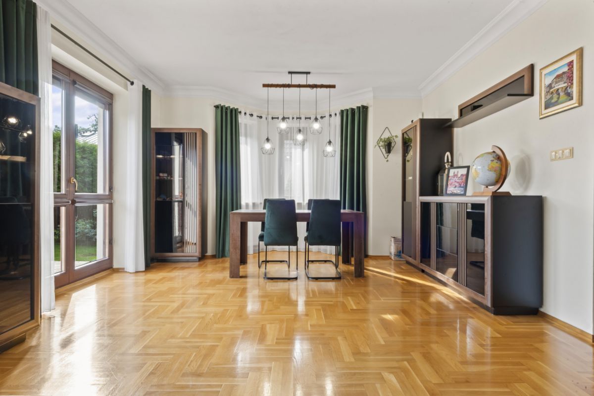 Dom 6 pokojowe na Sprzedaż