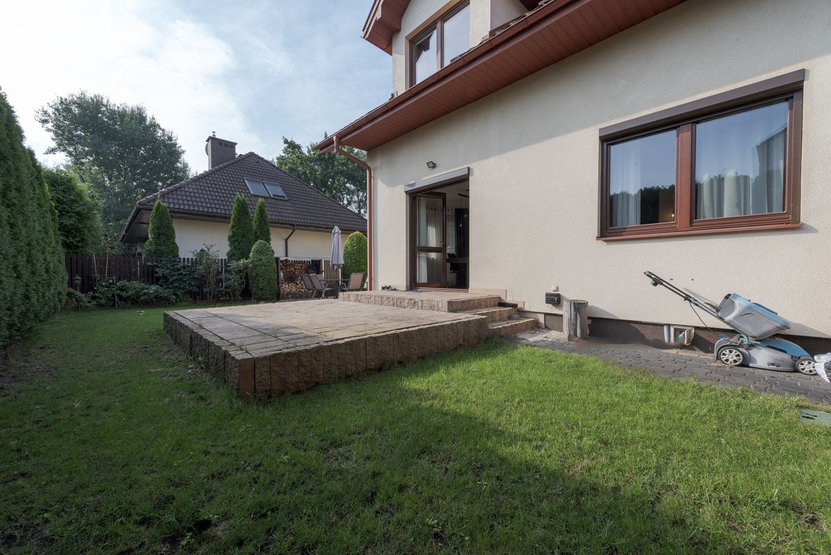 Dom 6 pokojowe na Sprzedaż