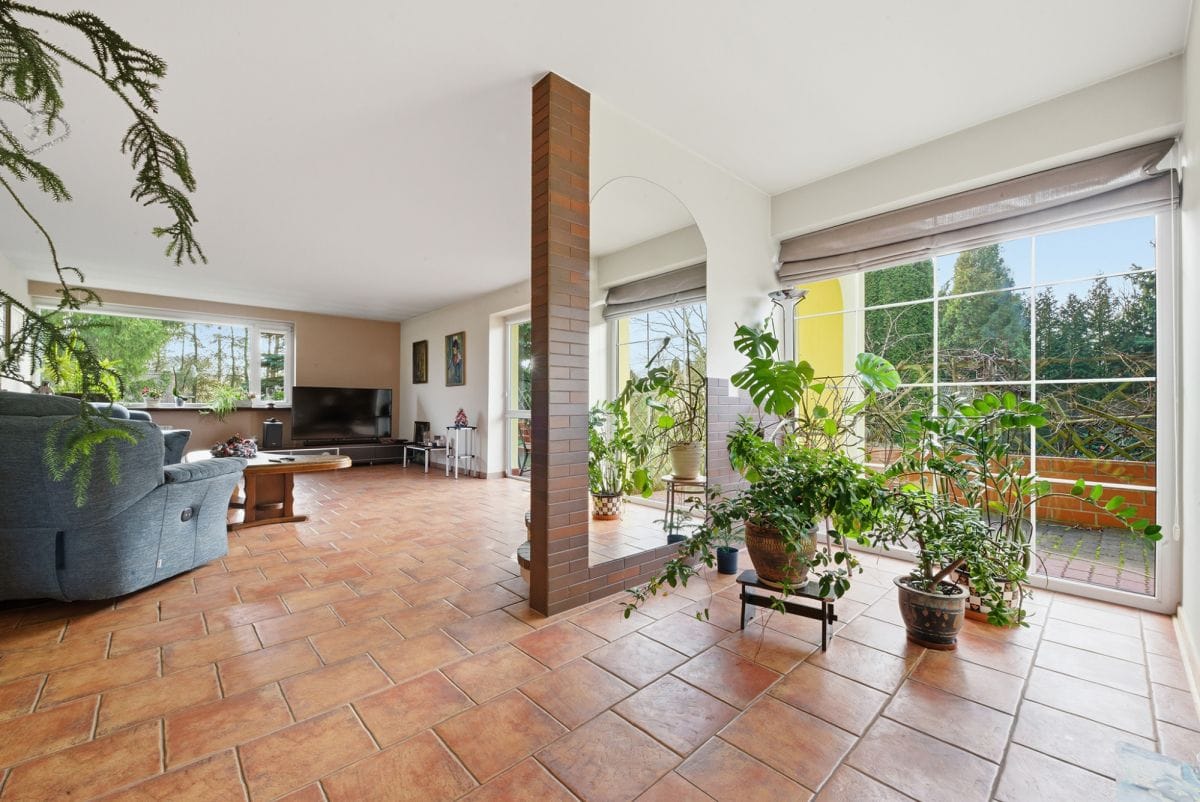 Dom 8 pokojowe na Sprzedaż