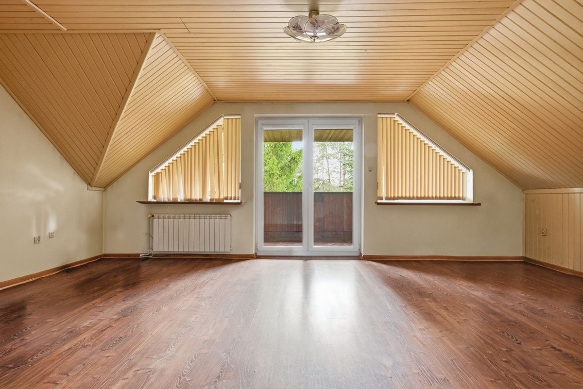 Dom 8 pokojowe na Sprzedaż