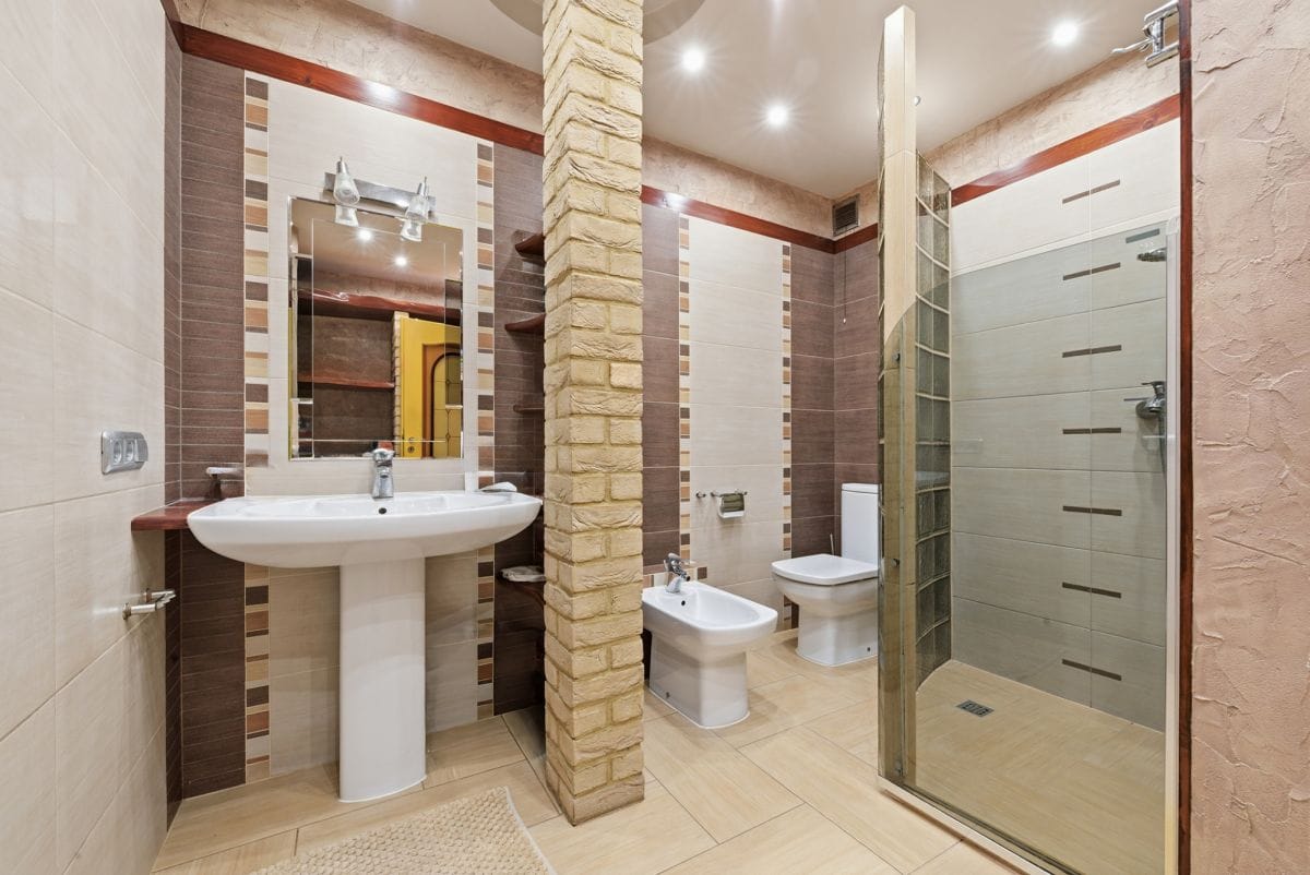 Dom 8 pokojowe na Sprzedaż