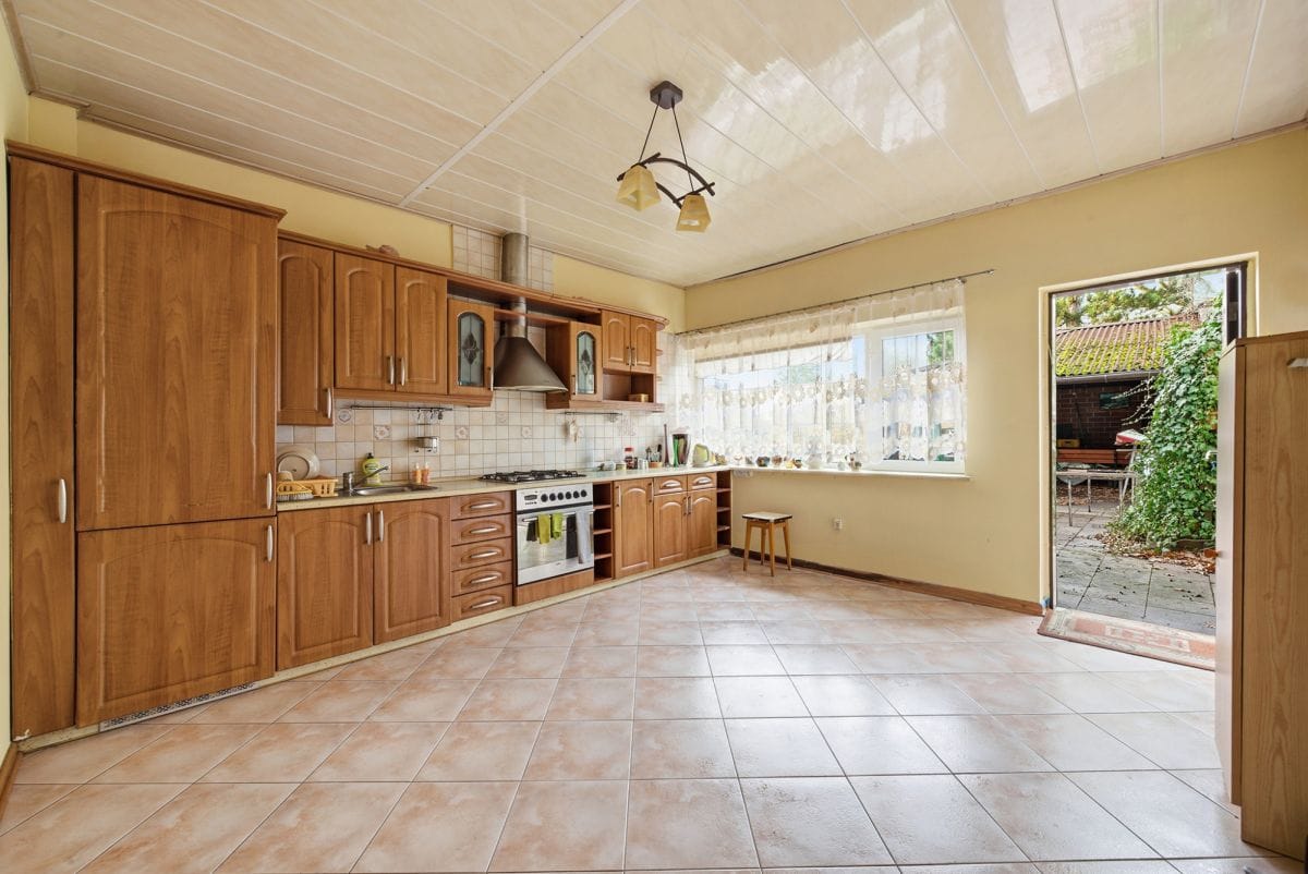 Dom 8 pokojowe na Sprzedaż