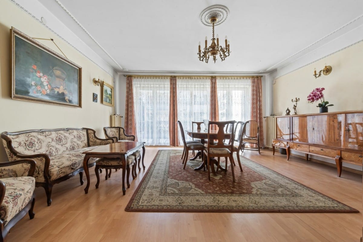 Dom 7 pokojowe na Sprzedaż