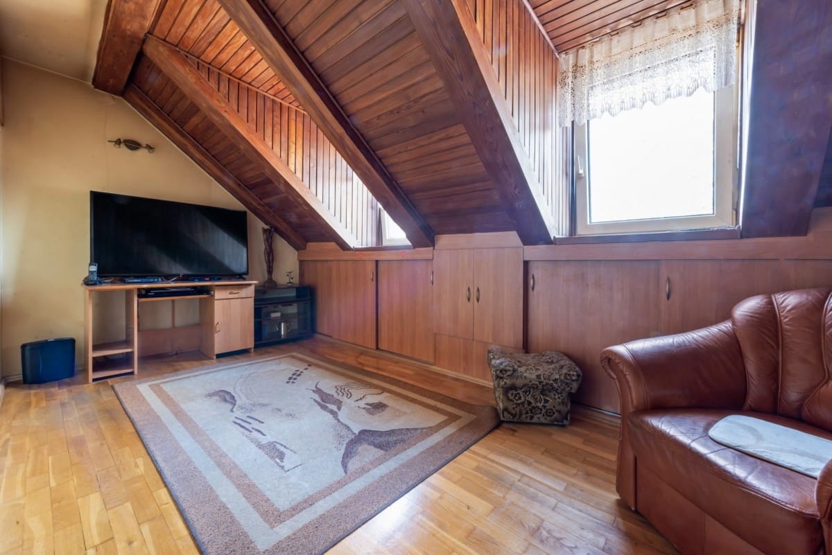 Dom 7 pokojowe na Sprzedaż