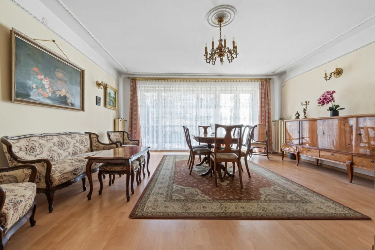 Dom 7 pokojowe na Sprzedaż