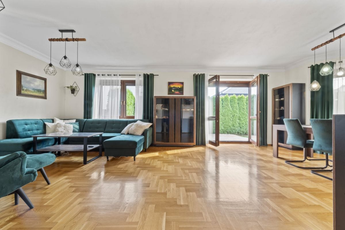 Dom 6 pokojowe na Sprzedaż