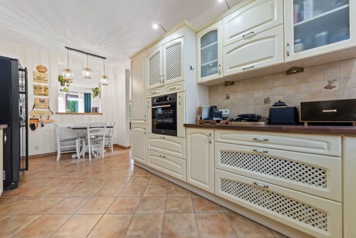 Dom 6 pokojowe na Sprzedaż