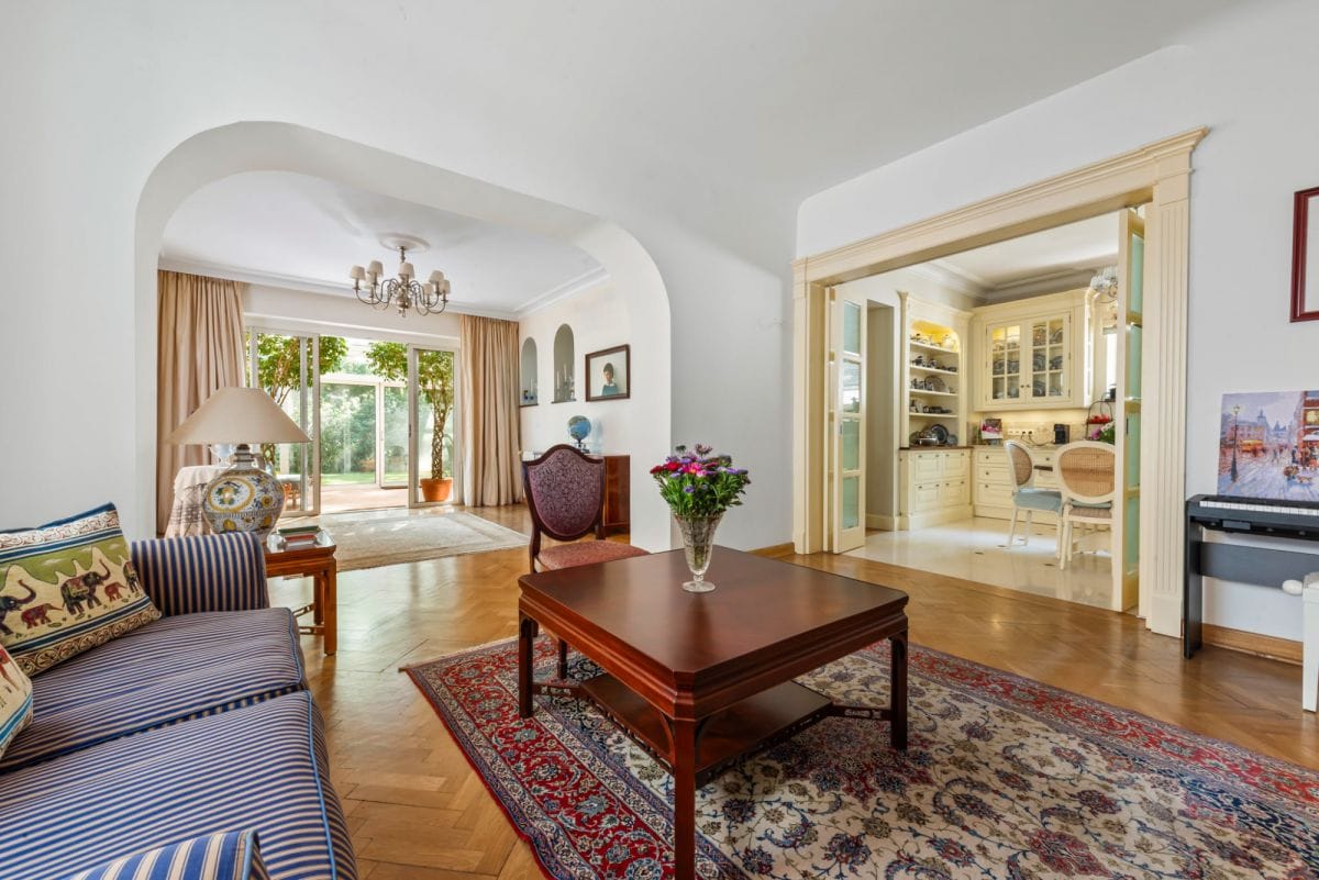 Dom 8 pokojowe na Sprzedaż