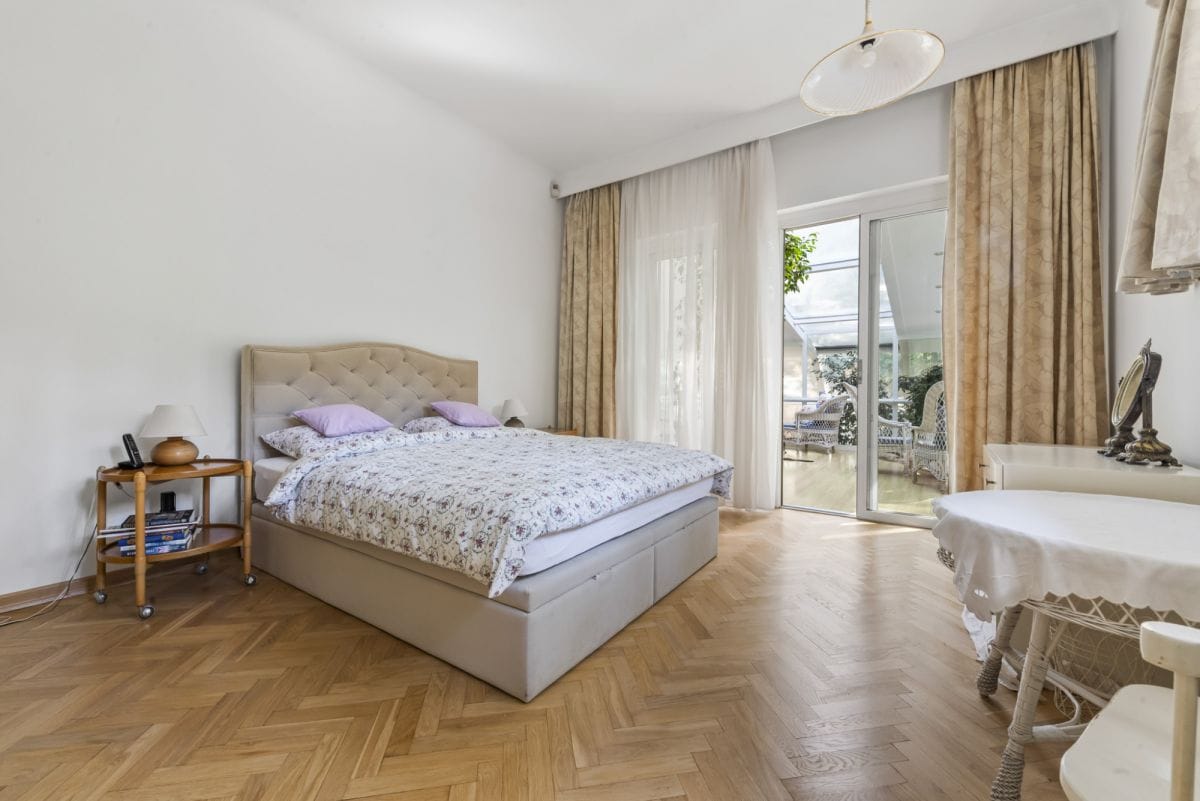 Dom 8 pokojowe na Sprzedaż