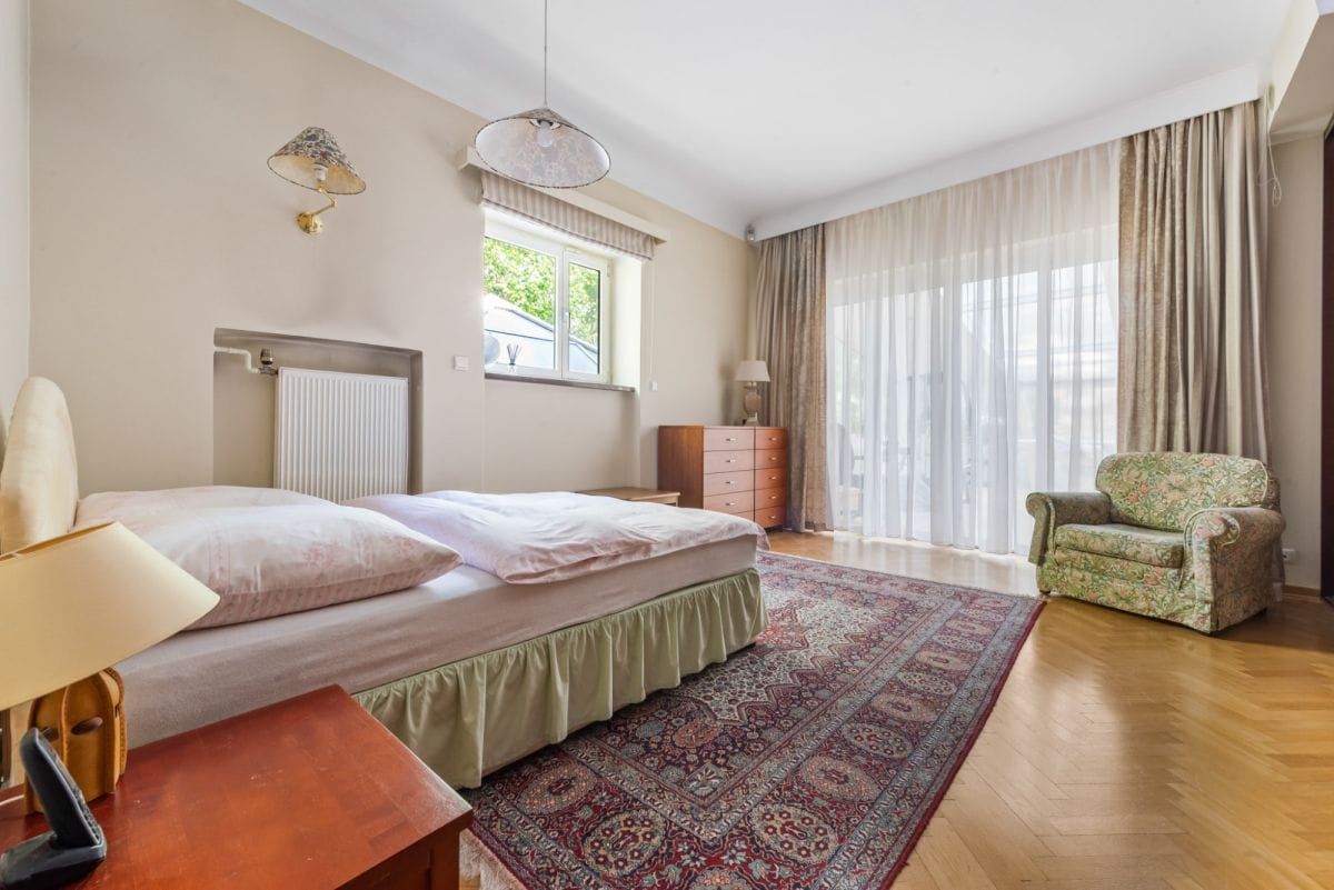 Dom 8 pokojowe na Sprzedaż