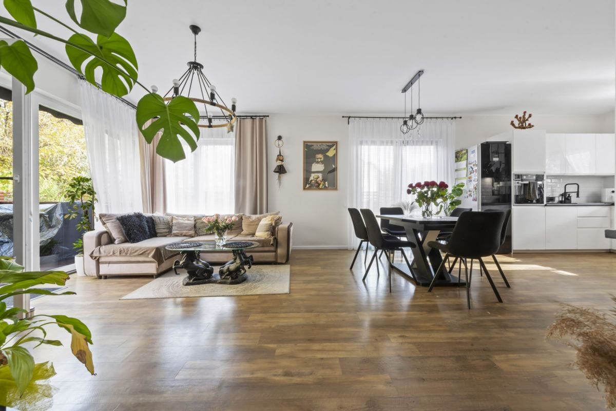 Dom 6 pokojowe na Sprzedaż