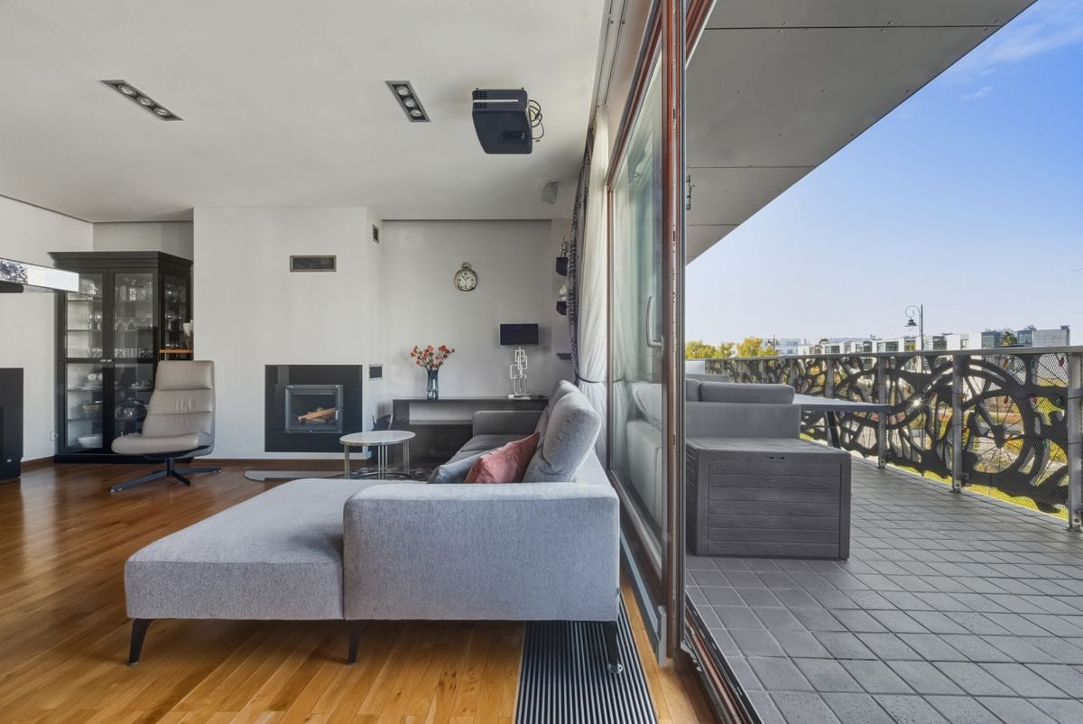 Mieszkanie 4 pokojowe na Sprzedaż