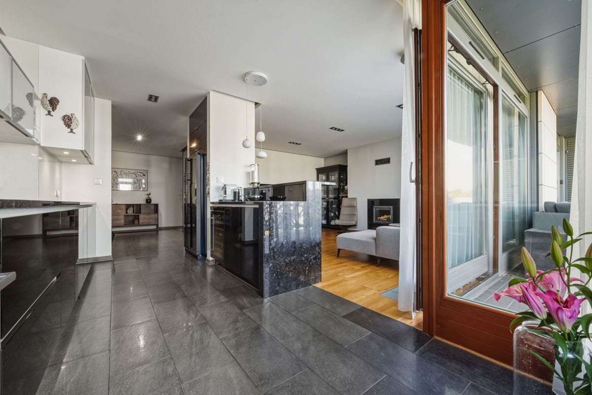 Mieszkanie 4 pokojowe na Sprzedaż