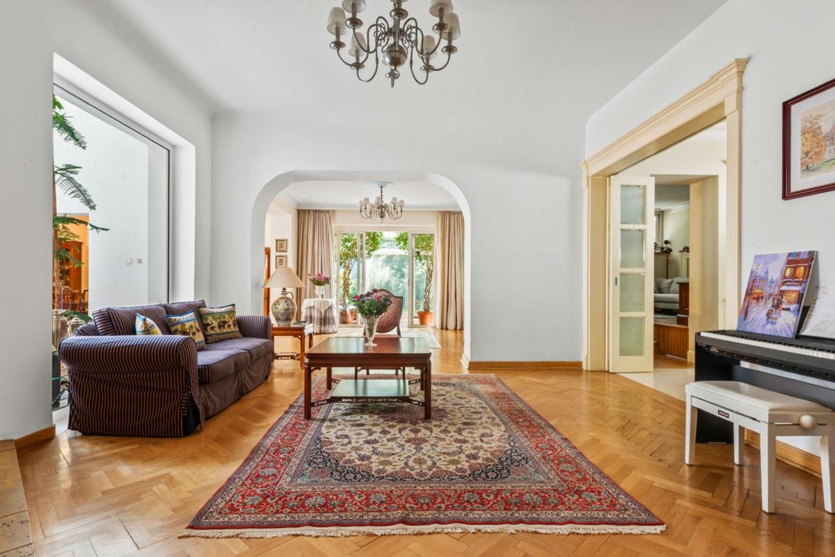 Dom 8 pokojowe na Sprzedaż