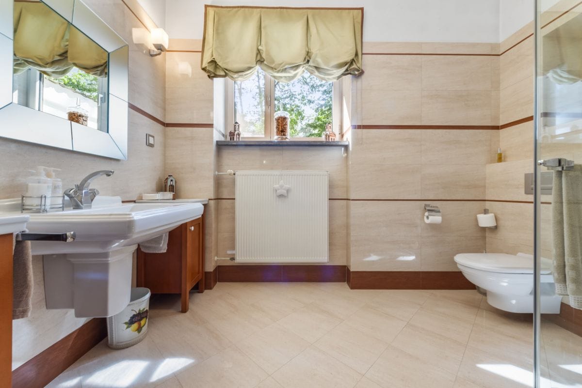 Dom 8 pokojowe na Sprzedaż