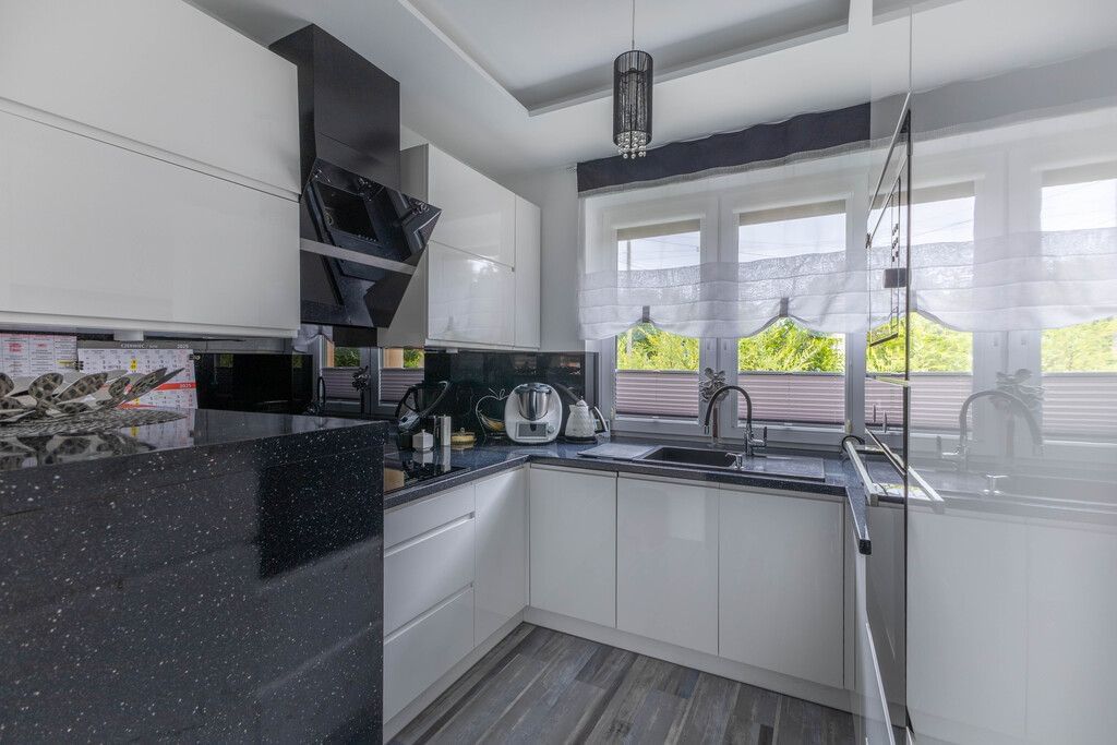 Dom 5 pokojowe na Sprzedaż