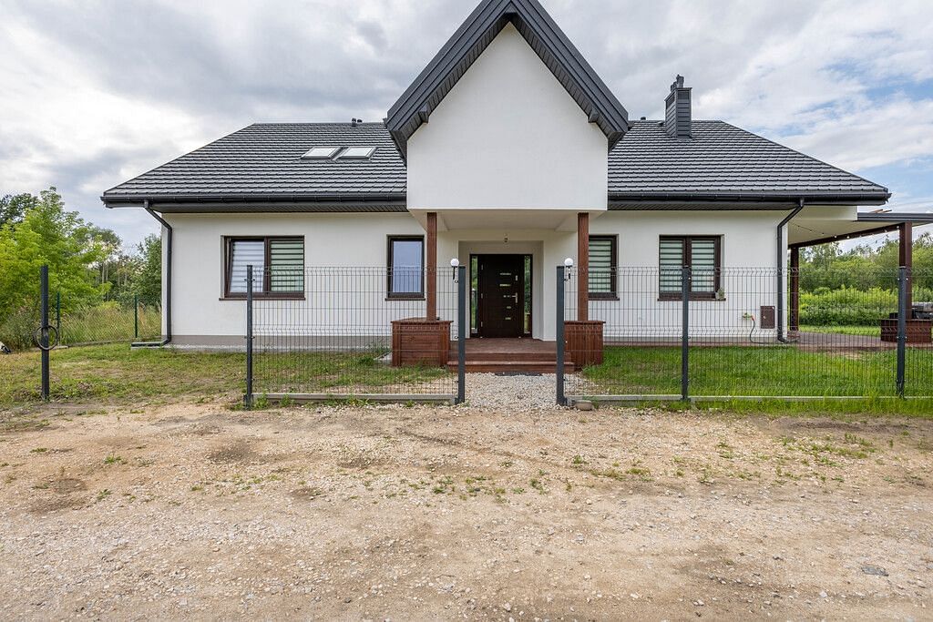 Dom 4 pokojowe na Sprzedaż
