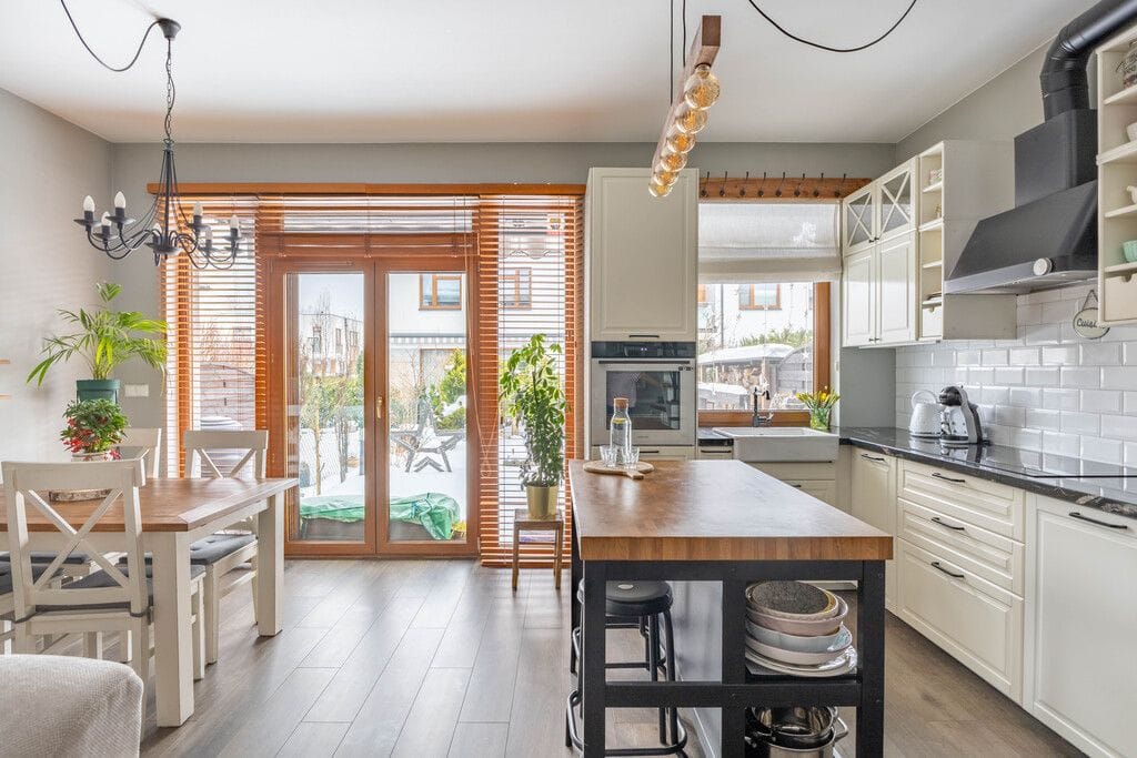 Dom 5 pokojowe na Sprzedaż