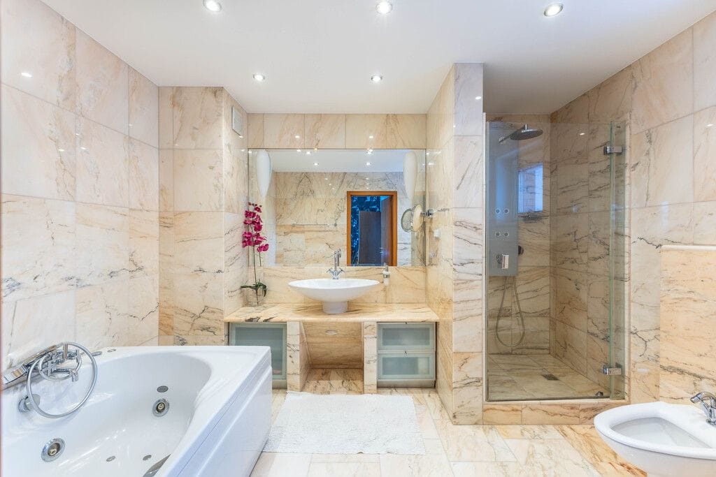 Dom 5 pokojowe na Sprzedaż